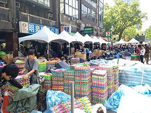 太陽花學運將落幕 議場外物資迅速退場