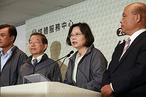 綠大藍小 與柯P合作成小英最大考驗