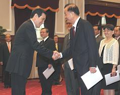 伍錦霖盼公務員將公務生涯視為「志業」