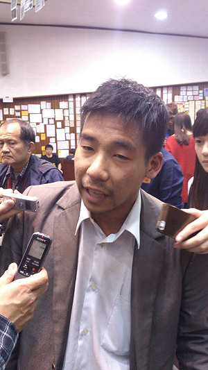 週四下午6點退場 基進側翼成員要公開討論