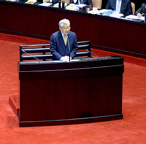 考毛治國網路用語 藍委自己也講錯