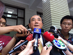 決議不開臨時會 王：教部立刻啟動課審會