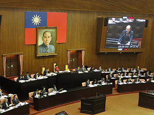 柯建銘帶頭質詢  足足訓了江揆30分鐘