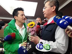 談民眾包圍分局  方仰寧：警民應建立互信