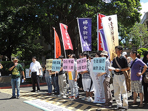 民團要江宜樺承諾  逐條審服貿協議後才啟動