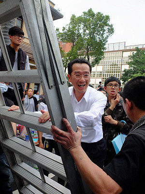 顧立雄：將號召300人律師團 替民眾服務