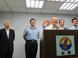 許信良挺小英：年底選得比現在好 就不算輸