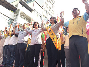 蔡英文、陳建仁首合體  高雄輔選造勢