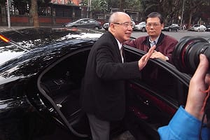 子質疑馬統御能力  吳伯雄：志剛是成年人