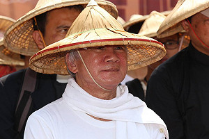 繞行立院7圈 林義雄：盼本會期修公投法