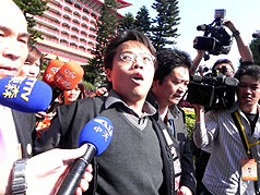 江陳6會首交手  台灣國突圍抗議