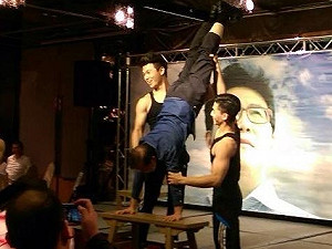 翻跟斗幫姚助選 謝長廷：吃的差點都吐出來