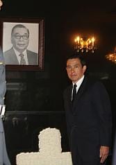蔣經國逝世24周年 馬英九頭寮謁陵