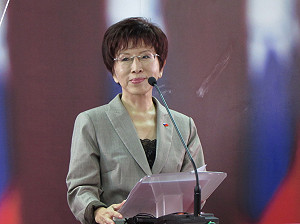 快訊/「喪失格調 高民調算什麼」柱姐不退選