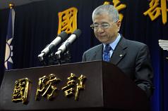 掛名文章涉剽竊  楊念祖請辭獲准