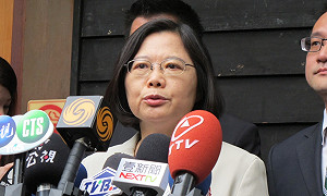 蔡英文駁躺著選：我們努力 才讓藍選前換將