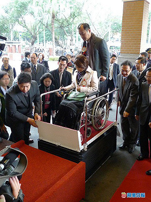 看護不告而別  楊玉欣澄清虐傭說