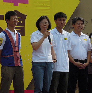 中執委洪智坤：要蘇嘉全自己拆除豪宅