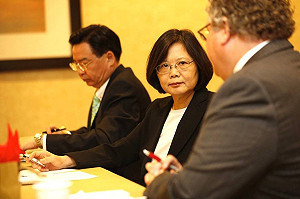 蔡英文：台灣要增進與中國有原則性互動