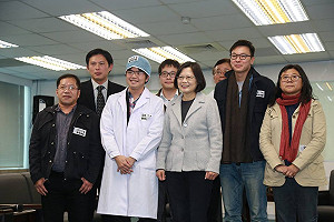 民團拜會  蔡英文允諾公投法列優先法案