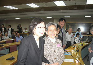 懷念傅正  小英：兩岸關係不能犧牲台灣民主