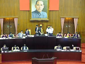 週五處理監督條例  藍欲下週搶排案