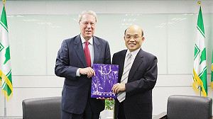 蘇貞昌：馬對防空識別區反應太慢也太軟