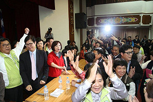 審服貿陷僵持 陳其邁直接宣布散會