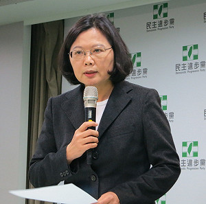 面對中國  小英：不能坐在家裡 要互動中瞭解