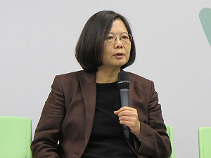 小英：沒要徐國勇助選 法律沒禁止他主持節目