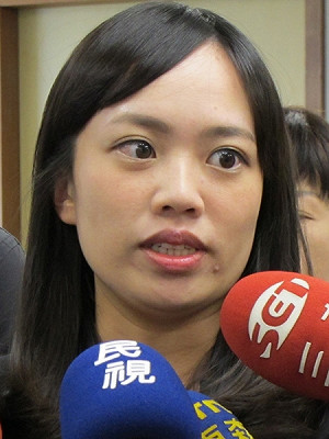 吳育昇邀辯論 呂孫綾：現在不談這個問題