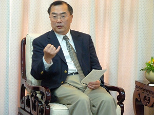 吸引外籍人才  陳冲：研擬所得稅優惠