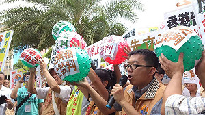 不滿貨貿秘密談判  台聯礁溪抗議爆衝突