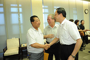 江揆促召開審議委員會 合理適時調整基本工資