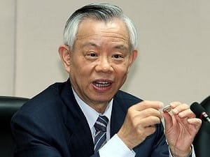 彭淮南：留心金融市場價格波動