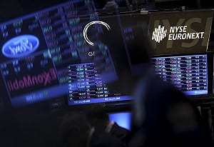 2天3聯準會官員稱將收縮QE  拖累美股