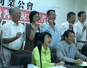 發展遊艇國內市場  業者盼免課奢侈稅