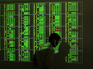 壞消息滿天飛 台股中午重挫達300點