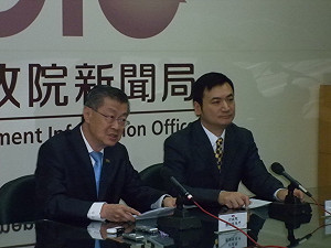 股市慘跌  陳冲宣布：國安基金伺機進場