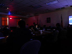 綠委堅持留守  黃昭順晚間近11點突露臉