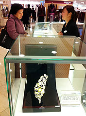 經建會：10月景氣持續亮黃紅燈