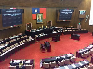 立院三讀 中小企業為員工加薪可減稅