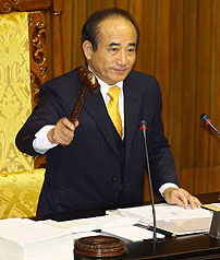 立院三讀通過  軍教人員明年起課稅