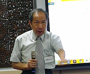 用口號包裝服貿協議    陳博志批「神棍」