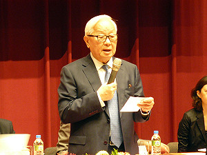 張忠謀志得意滿 法人憂接班人選何在