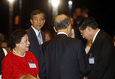 被控圖利  陳垣崇：無法接受