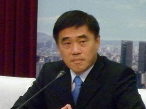 斷尾求生  市府秘書長楊錫安遭調職