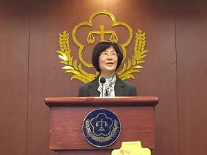 典獄長挾持中受訪 羅瑩雪：安撫囚犯情緒