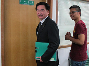 機密案傳喚吳釗燮3人  綠批特偵組濫權