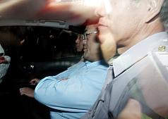 差很大?鄭文龍：扁搭囚車 益坐偵查車